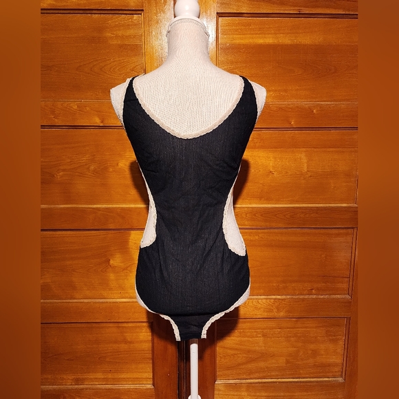 Vintage one piece w cut out lace sides - Picture 4 of 7